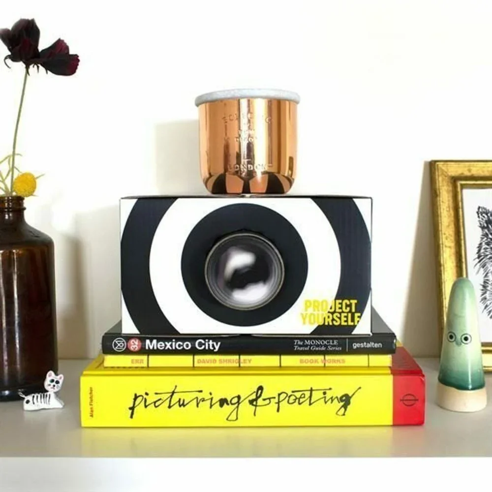 Luckies of London Project Yourself LO-FI Smartphone projector - Picture 1 of 3